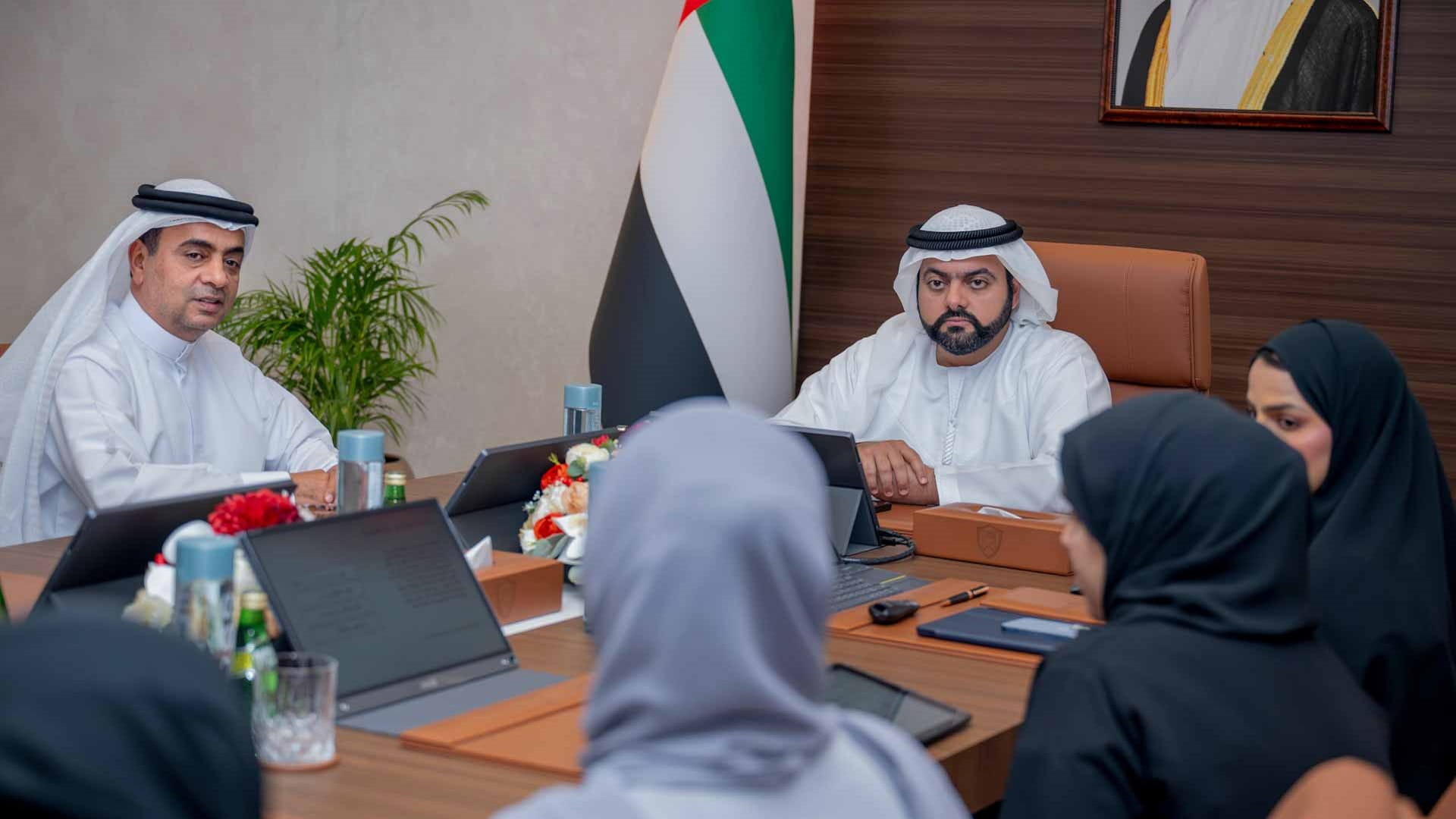 محمد الشرقي يطّلع على خدمات وخطط مستشفى الفجيرة