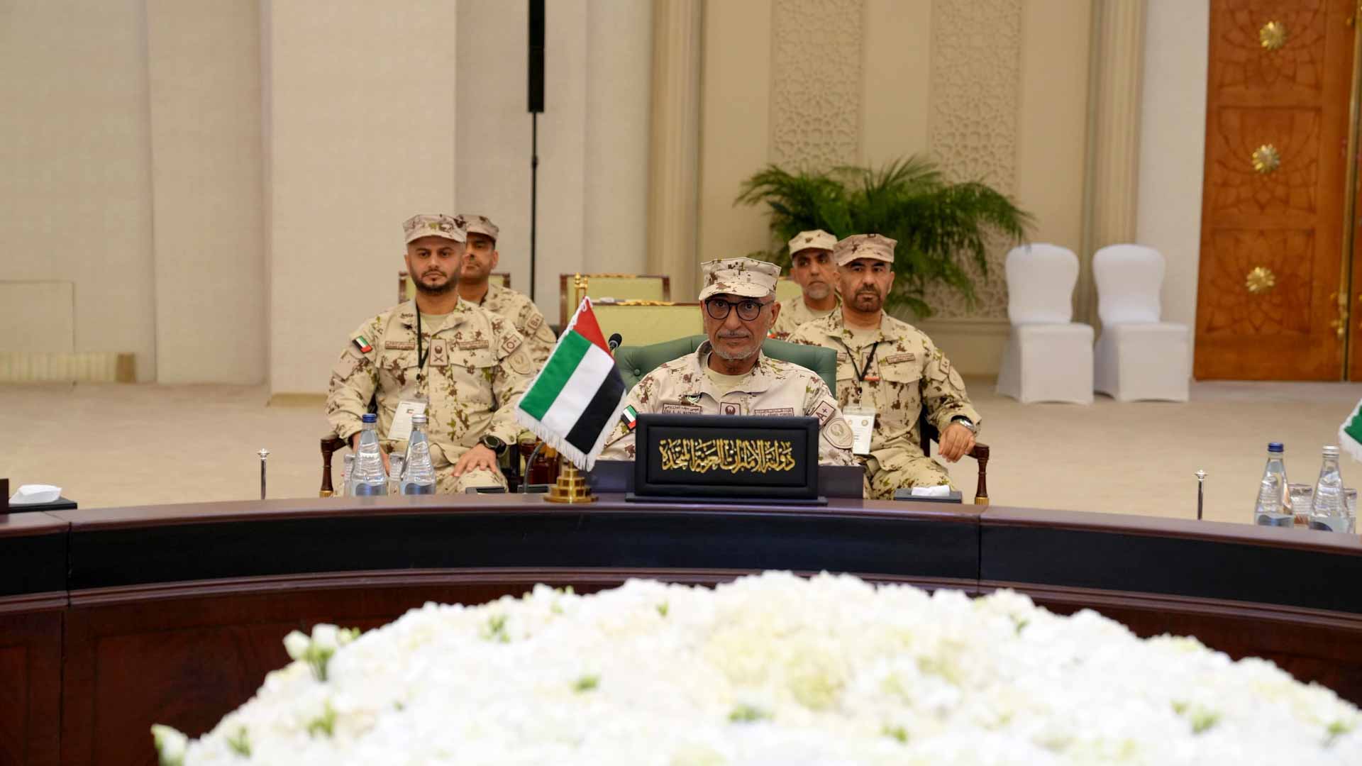 رئيس الأركان يترأس وفد الإمارات في اجتماع اللجنة العسكرية العليا