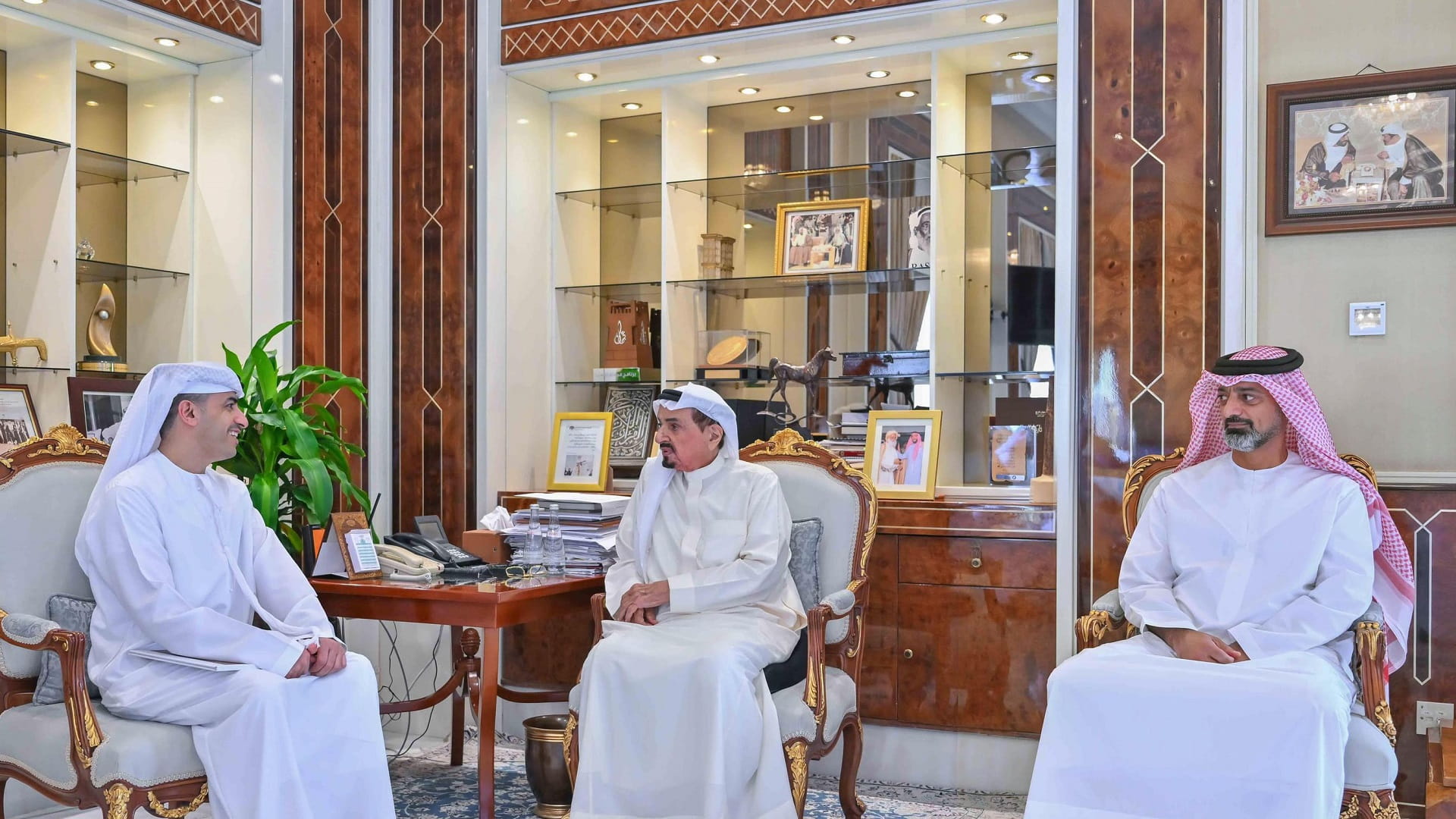 Ajman Ruler receives UAE ambassador to Japan 