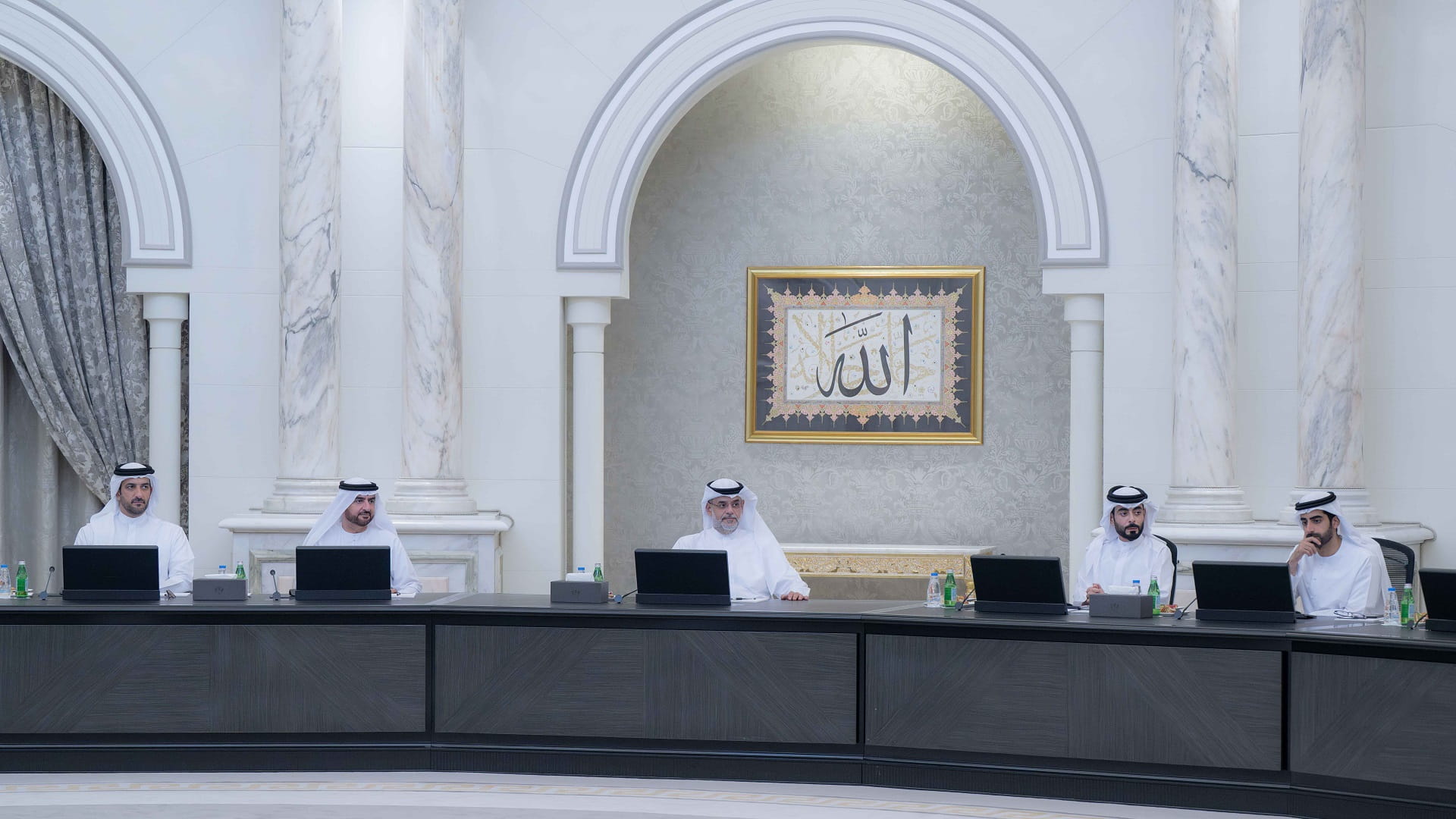 "تنفيذي الشارقة" يعدل قرار التصرف بالمركبات المحجوزة بعد 3 أشهر