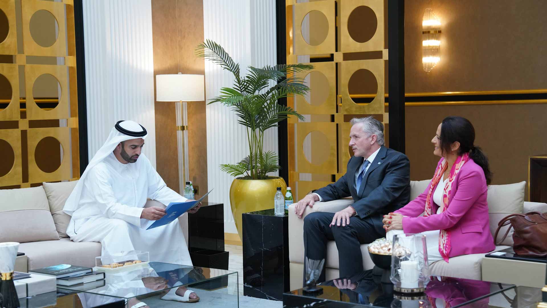 ولي عهد رأس الخيمة يستقبل ممثل برنامج الأغذية العالمي في الخليج