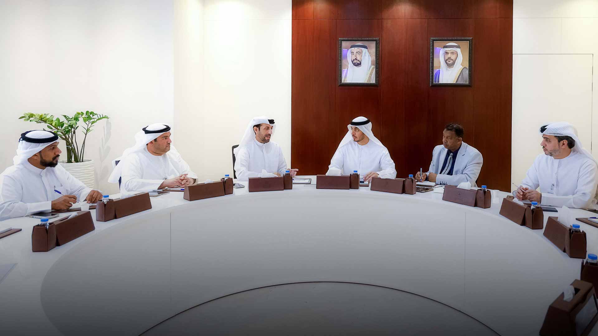 "اقتصادية" و"بلدية الشارقة" تعززان التعاون في عدد من المواضيع 