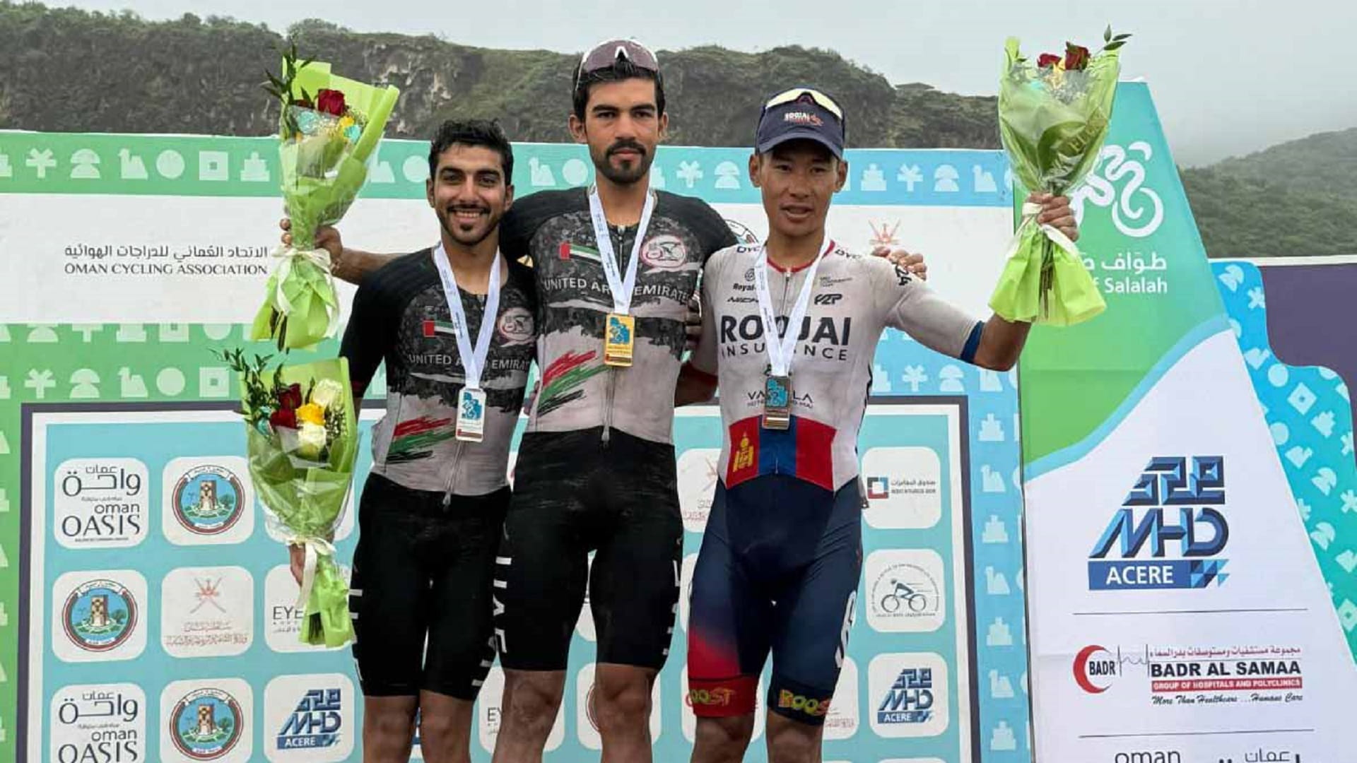 منتخب الإمارات يتصدر المرحلة الأولى من طواف صلالة للدراجات