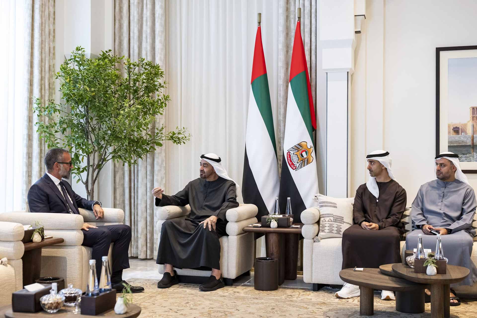 UAE President receives leader of Ismaili community