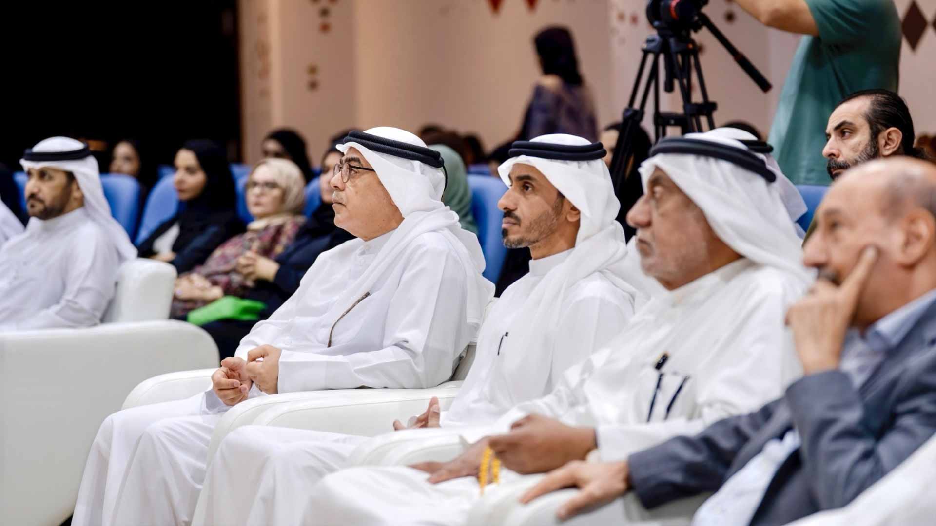 معهد الشارقة للتراث يعرض مساراته التراثية للطلبة الجدد 
