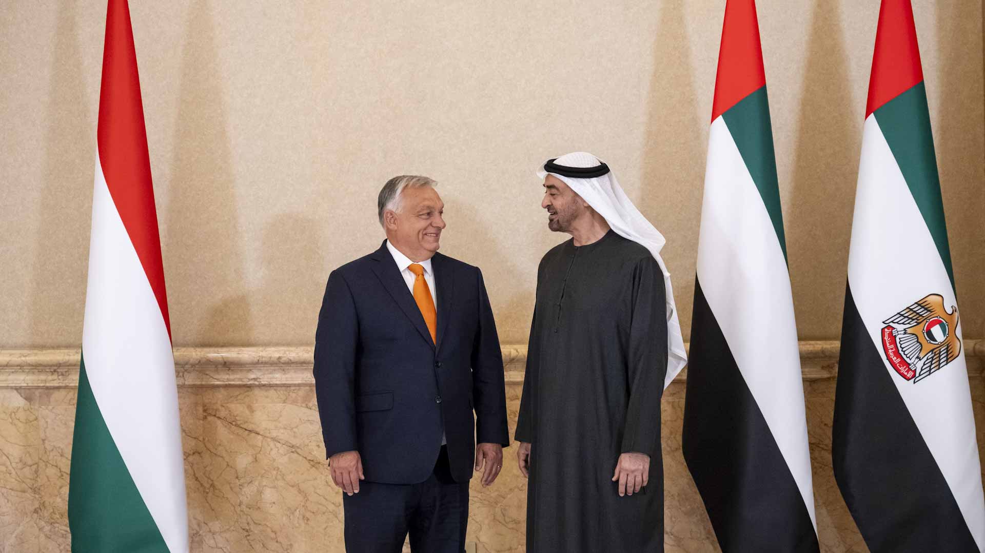 رئيس الدولة ورئيس وزراء المجر يبحثان سبل تعزيز التعاون بين البلدين