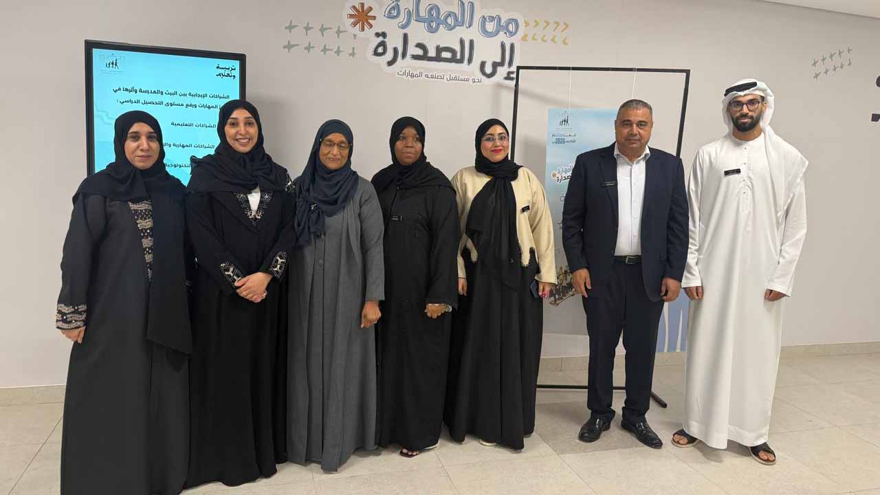 مجلس أولياء أمور الطلبة بالشارقة يزور مجمع زايد التعليمي بالسيوح   