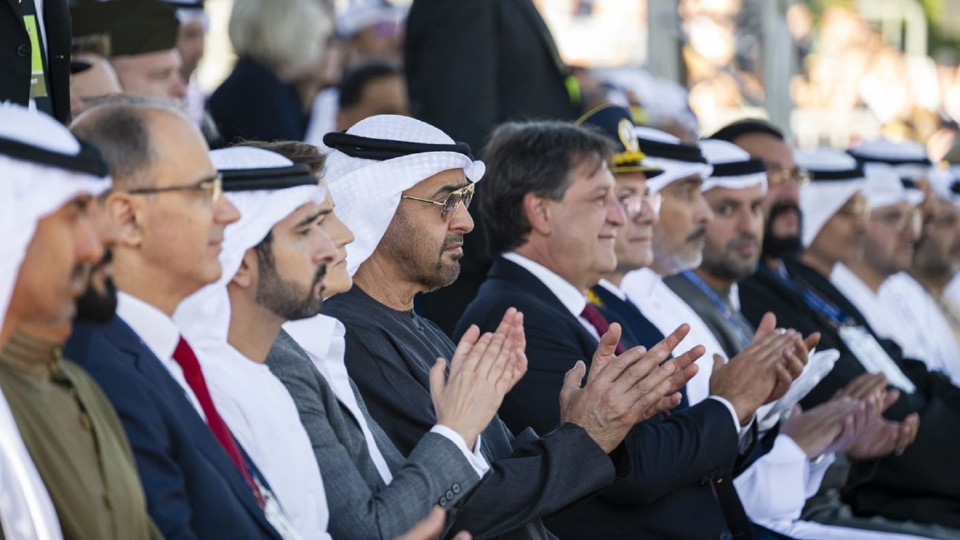 رئيس الدولة والرئيس ألكسندر فوتشيتش يشهدان العرض العسكري