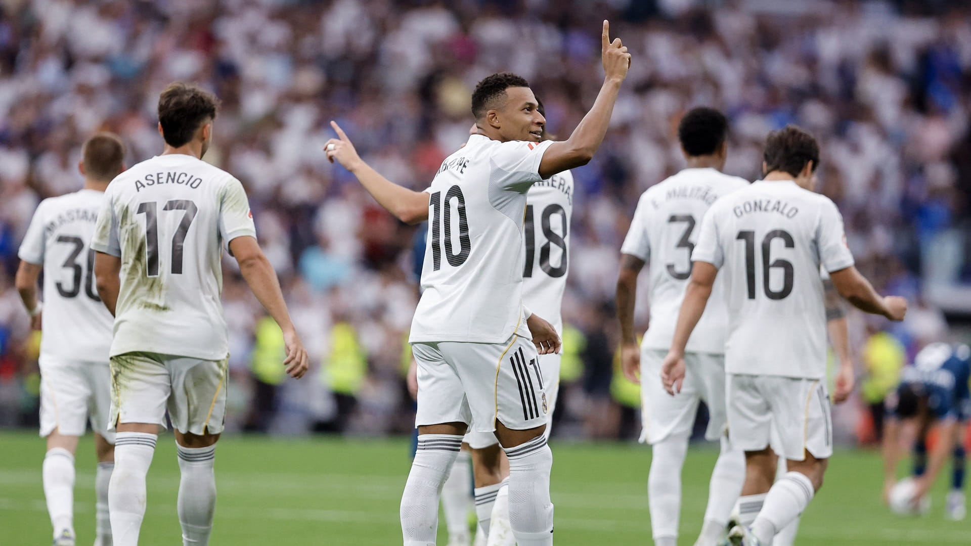 ريال مدريد يحافظ على صدارة الدوري الإسباني  