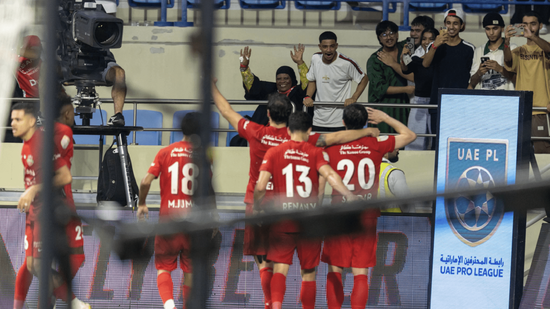 أزمون يحسم قمة شباب الأهلي والنصر في اللحظات الأخيرة بدوري أدنوك 