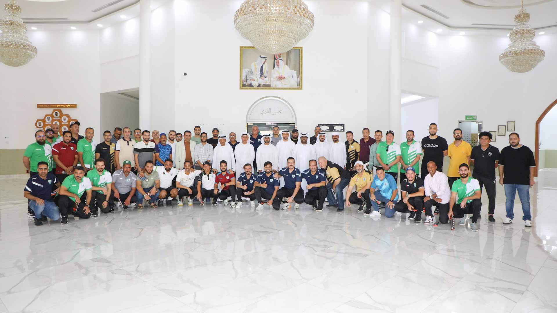 بمحاضرة التواصل الفعّال.. نادي دبا الحصن يعزز بيئة العمل للرياضيين