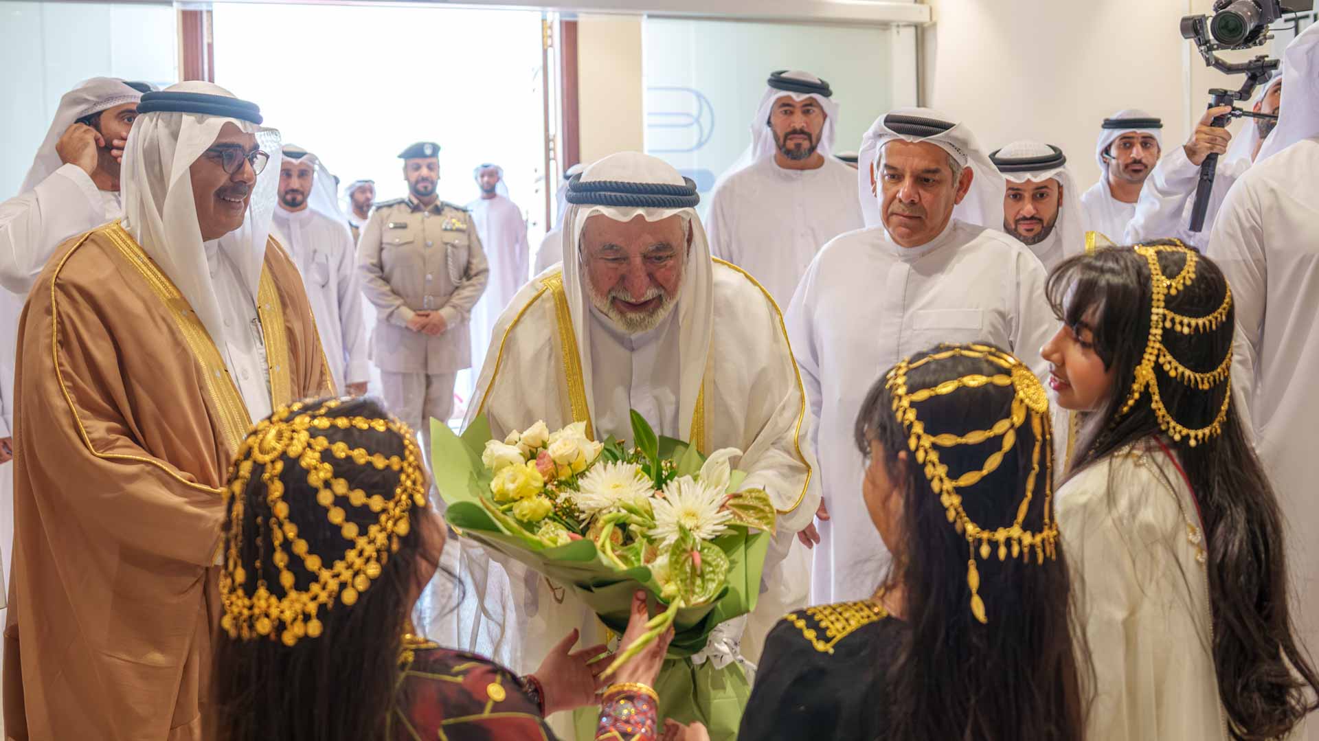 حاكم الشارقة يشهد افتتاح الدورة الـ 25 من "ملتقى الدولي للراوي" 
