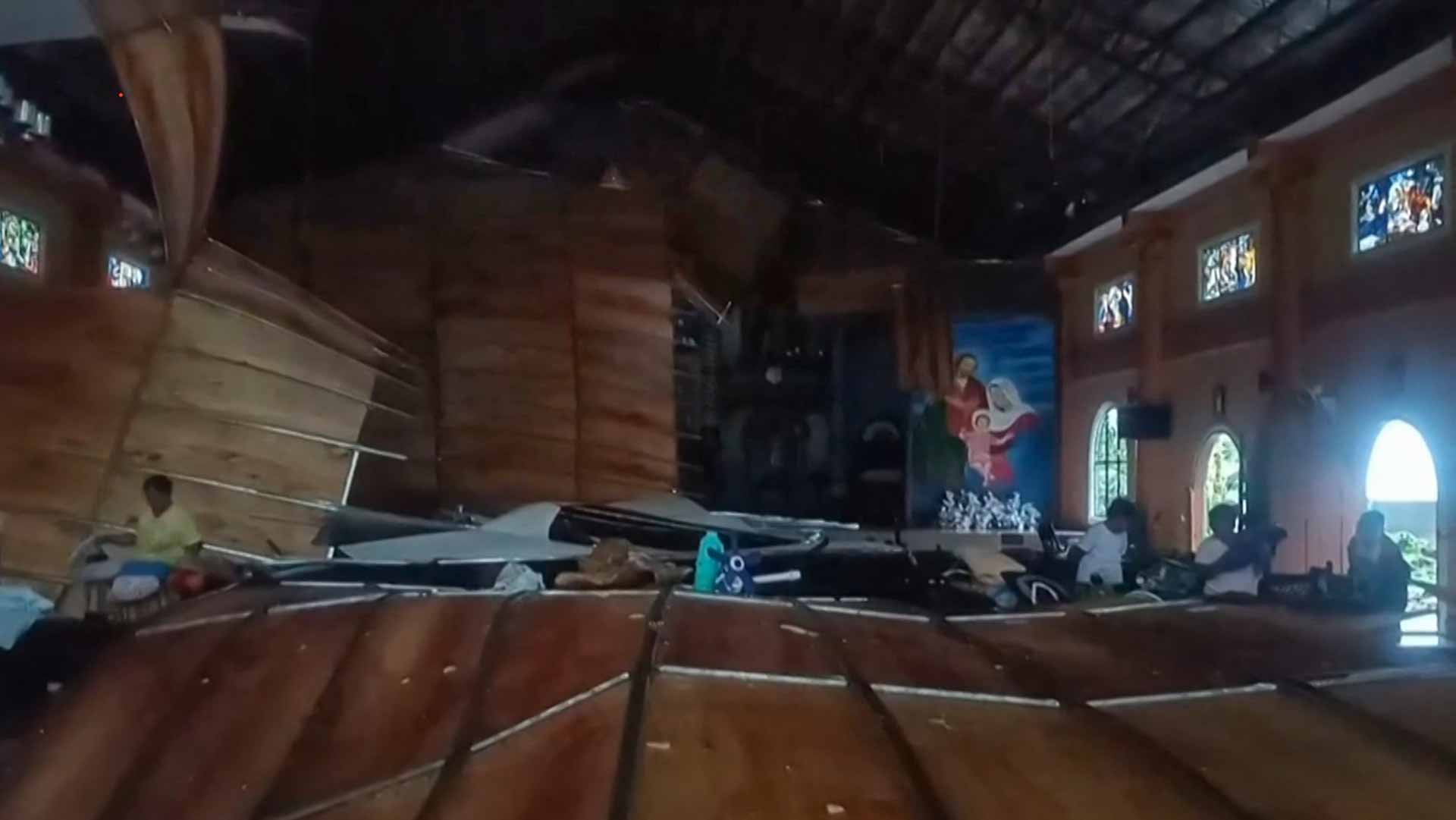 عاصفة "بوالوي" تقتل 3 في الفلبين وتُجبر آلاف على النزوح
