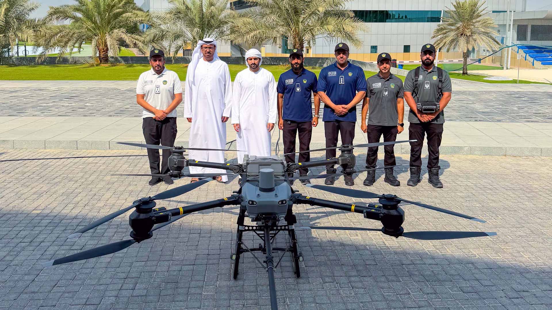 Hamdan bin Mohammed meets with Dubai Civil Defence team