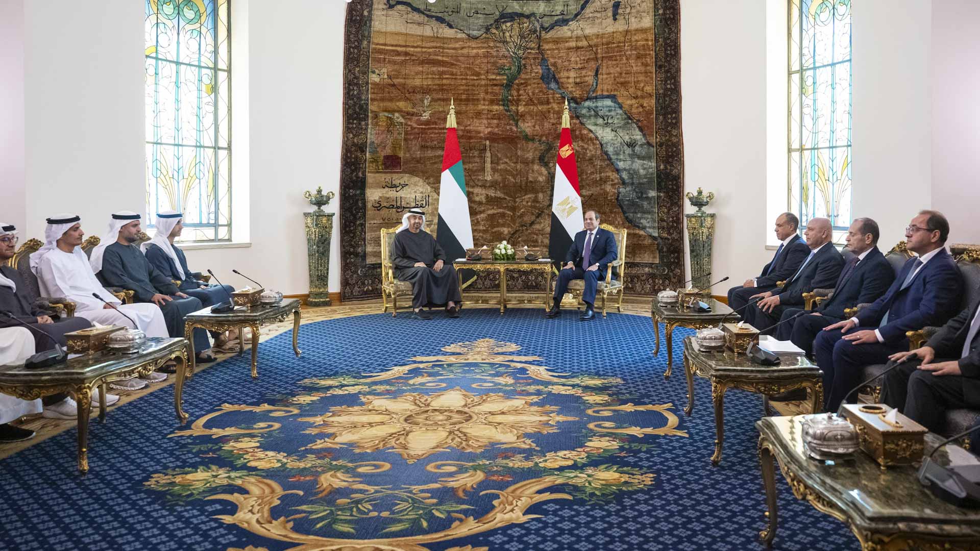 رئيس الدولة والرئيس المصري يبحثان العلاقات الأخوية وتطورات المنطقة 