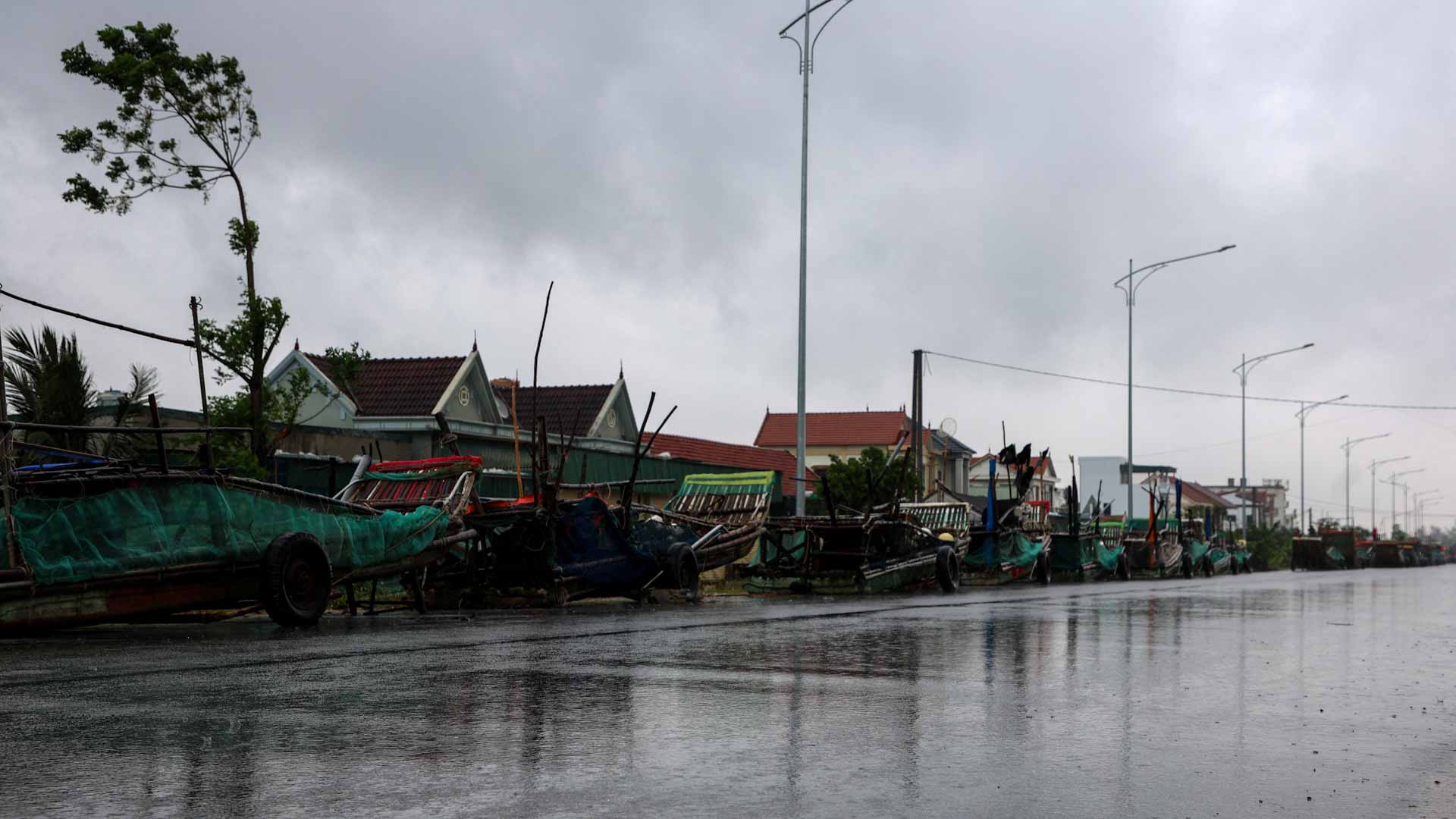 Vietnam evacuates 30,000 ahead of Typhoon Bualoi