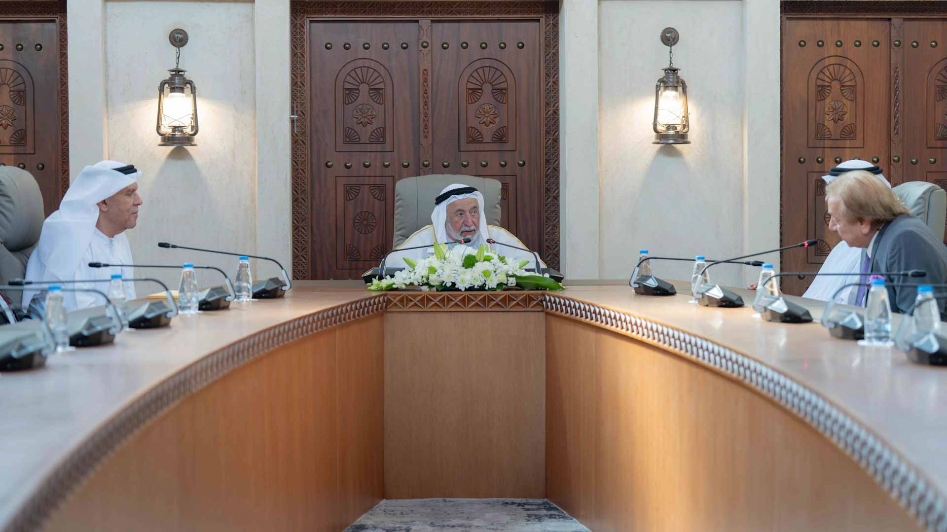 حاكم الشارقة يترأس اجتماع مجلس أمناء الهيئة العربية للمسرح
