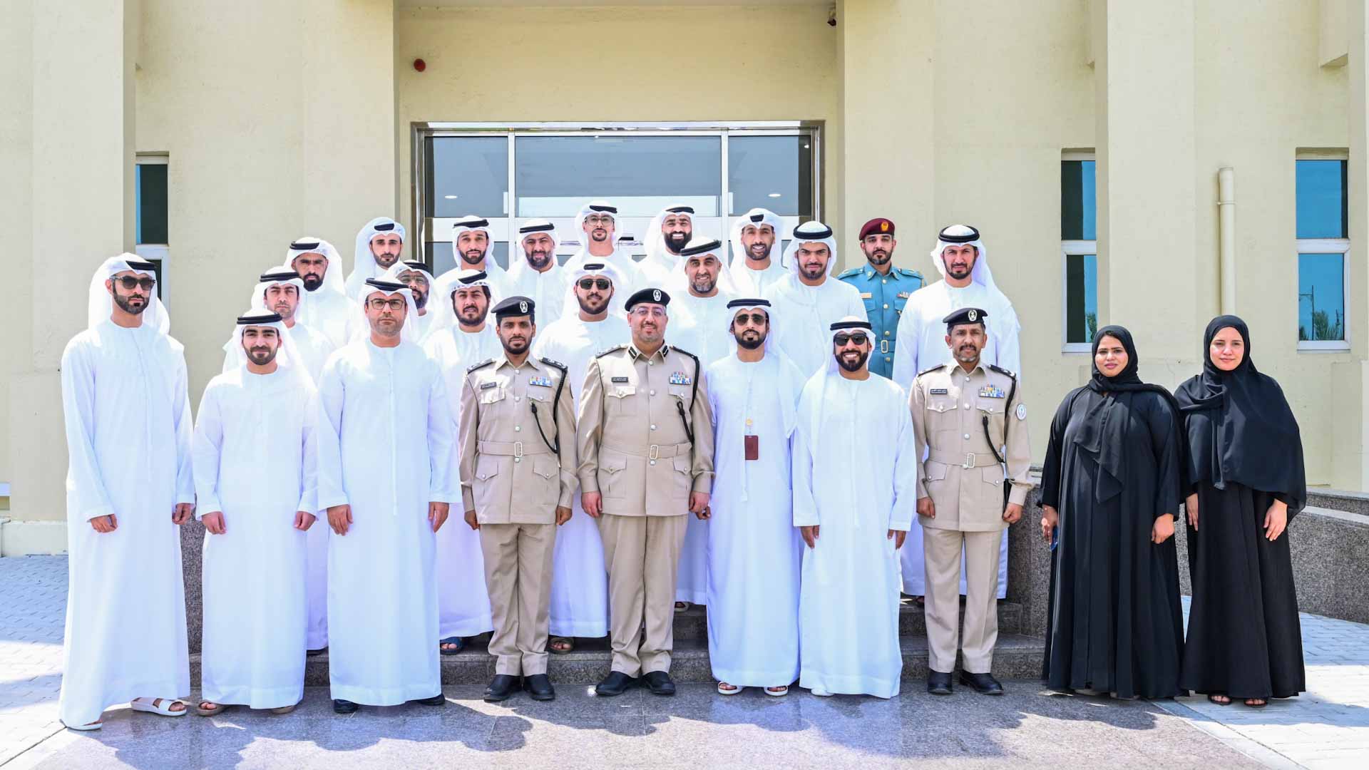 شرطة الشارقة تستقبل منتسبي دورة التحقيق والبحث الجنائي التأسيسية