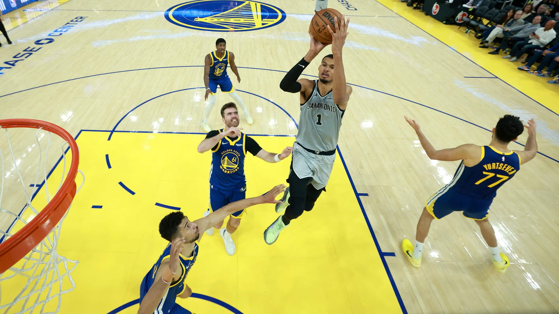 Wimpanyama leads Spurs to 10th straight NBA win 