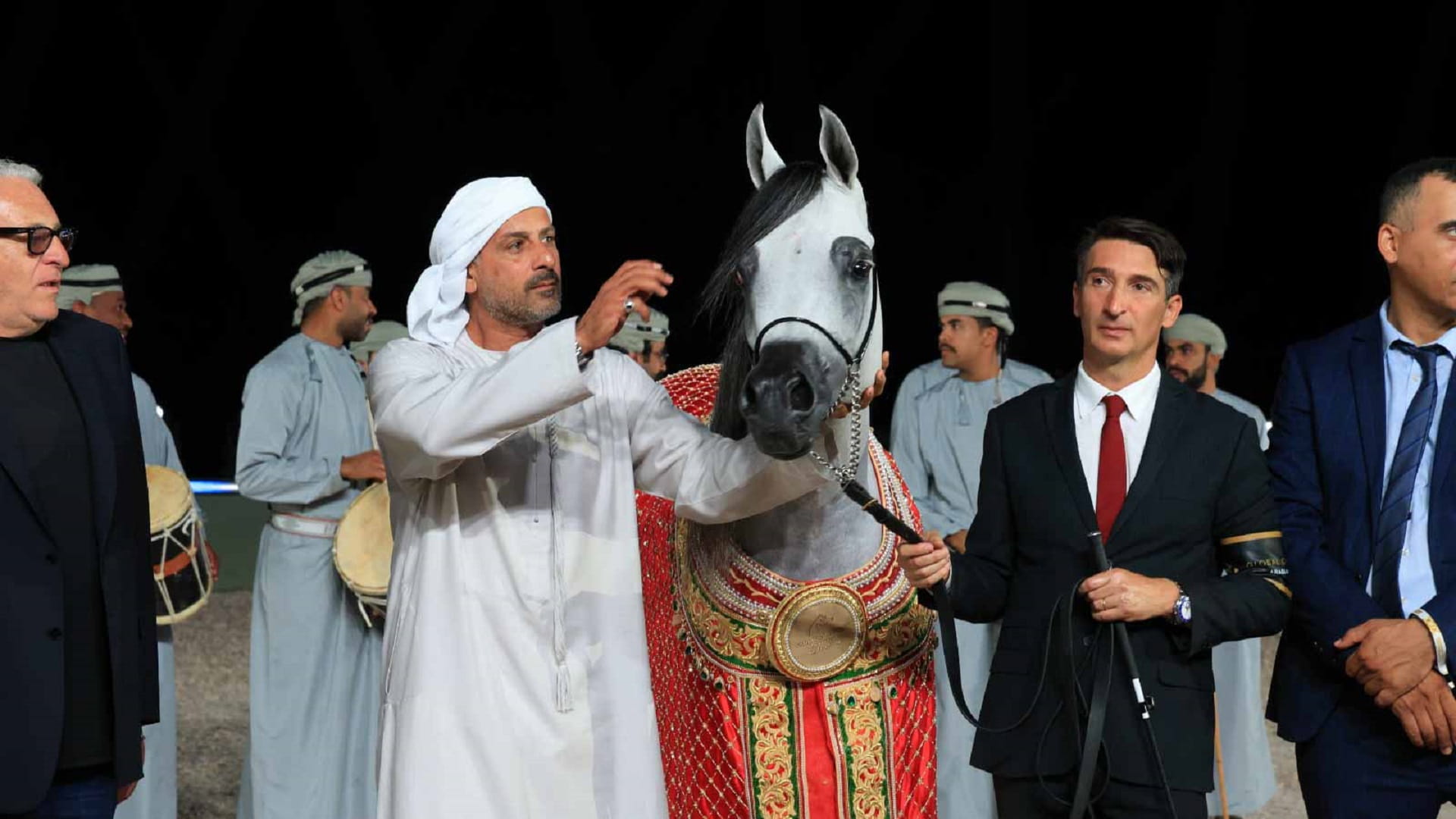 صورة بعنوان: خيول الإمارات تحصد 8 ميداليات ملونة في جولة الجياد العربية بمسقط 