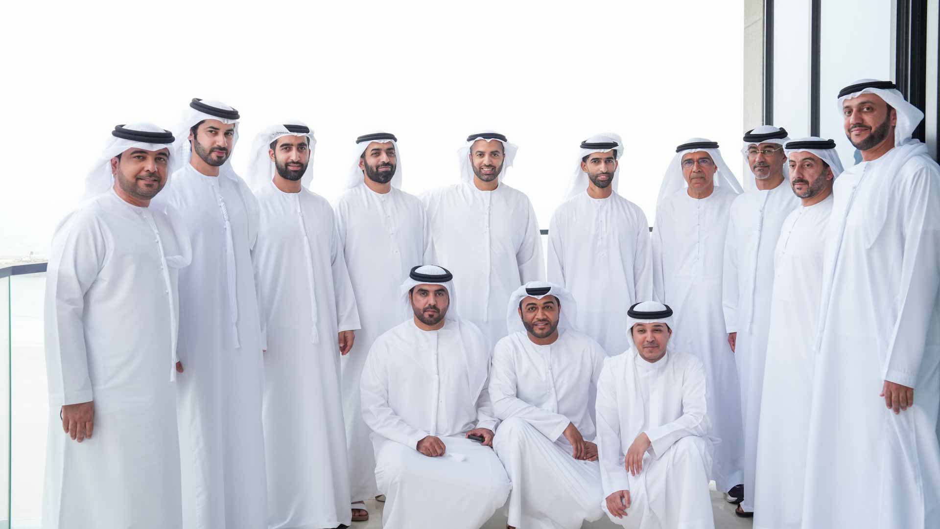 صورة بعنوان: محمد بن سعود يتفقد مشاريع "رأس الخيمة العقارية" في ميناء العرب 