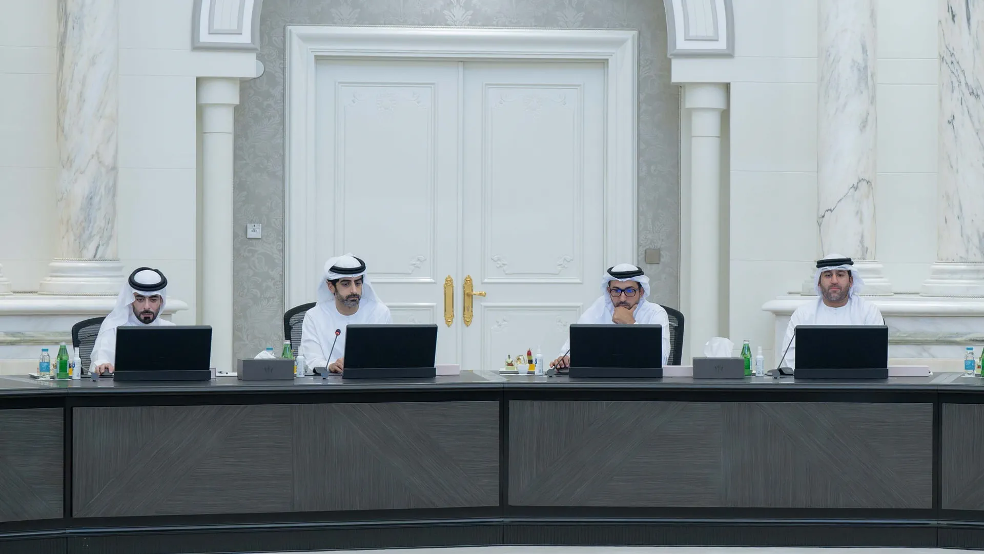 Sheikh Abdulla bin Salem chairs SEC meeting