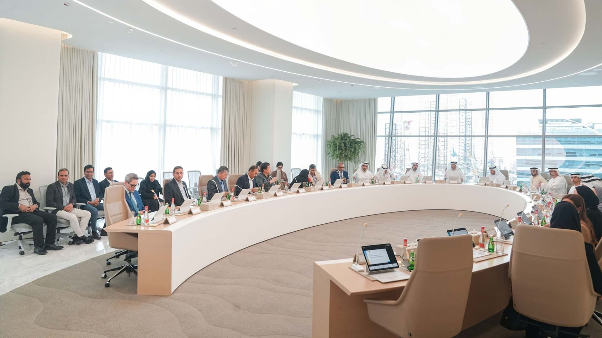 UAE hosts high-level meeting to strengthen regional logistics 