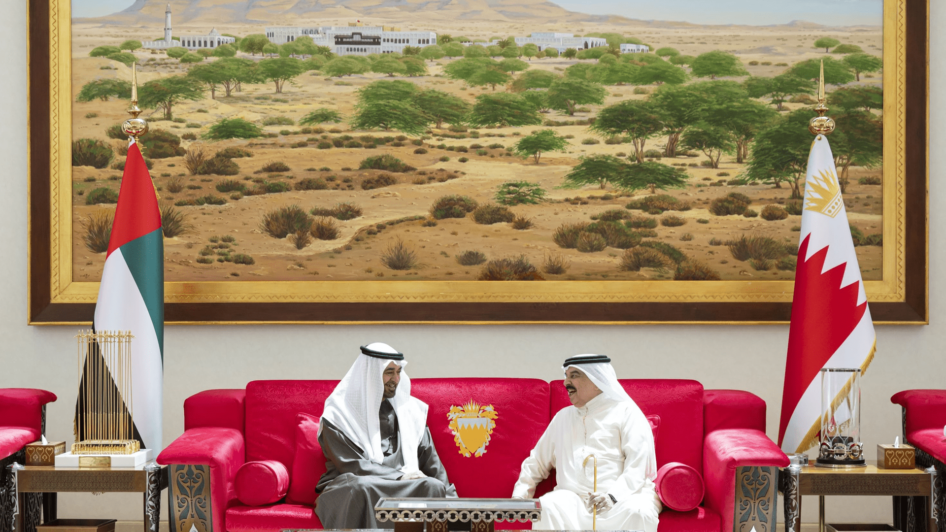UAE President, King of Bahrain discuss regional developments 