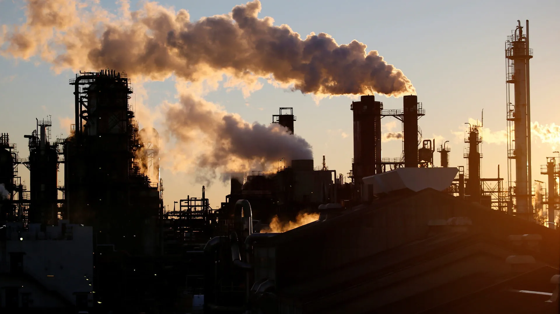 Japan's greenhouse gas emissions fall to record low