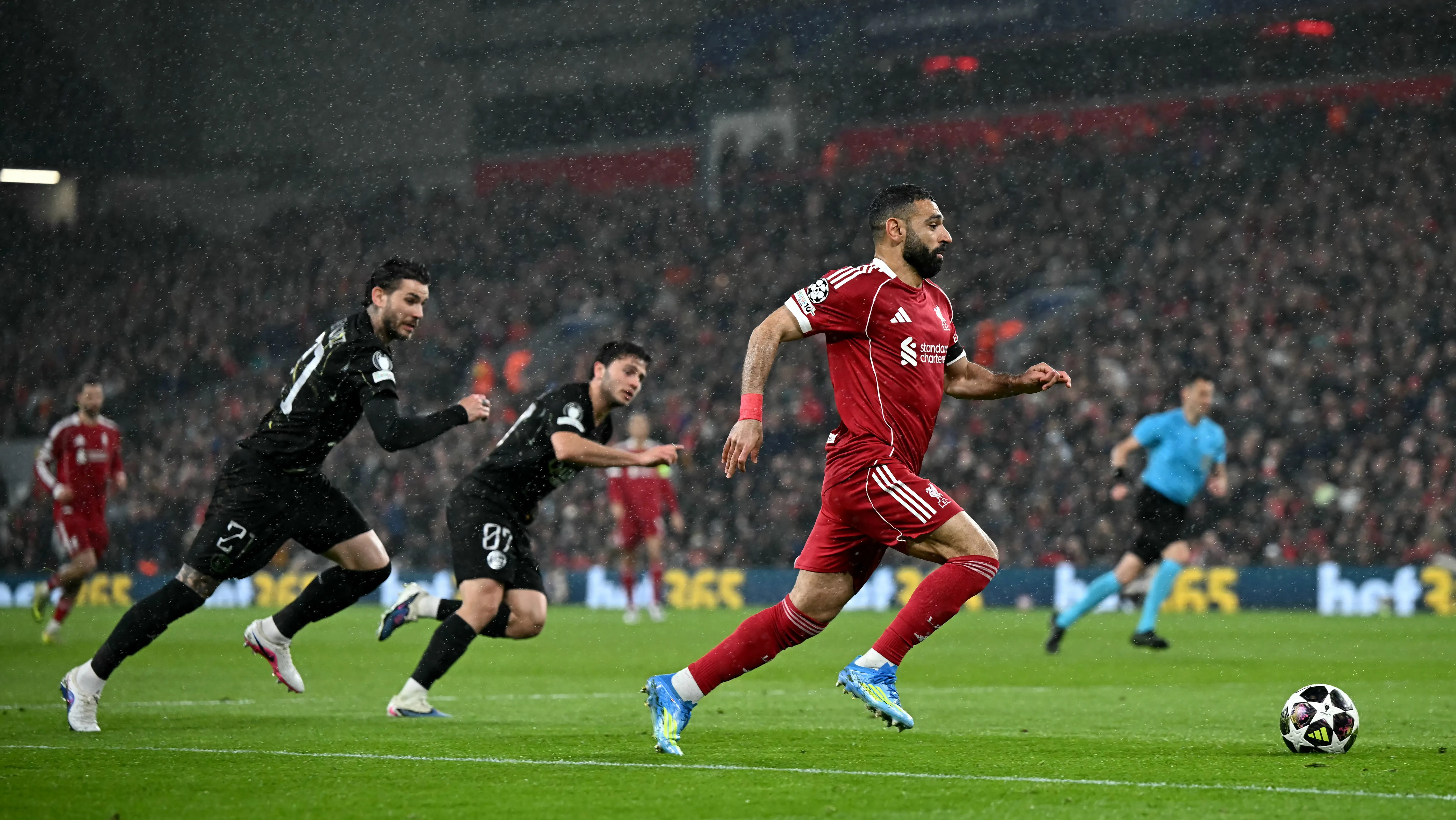Saint-Germain secures a place in the Champions League semi-finals