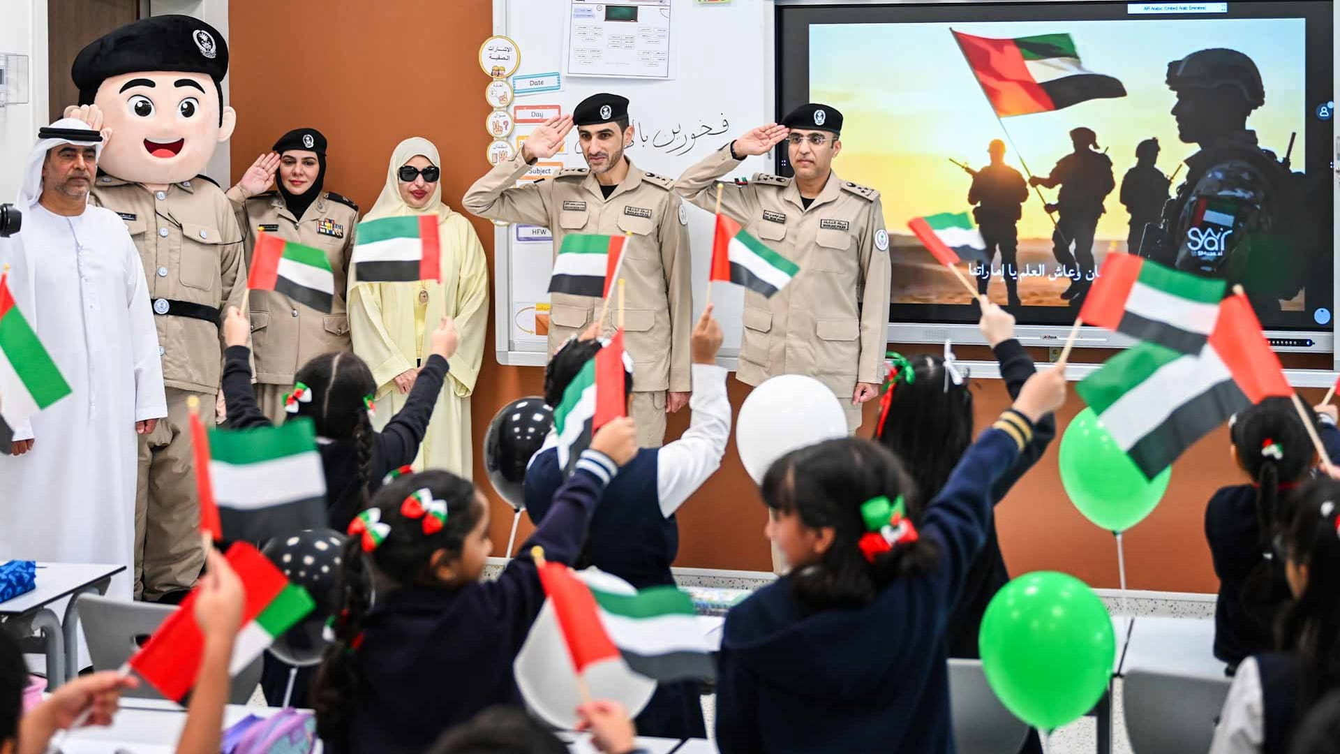 Sharjah Police welcomes students back to school 