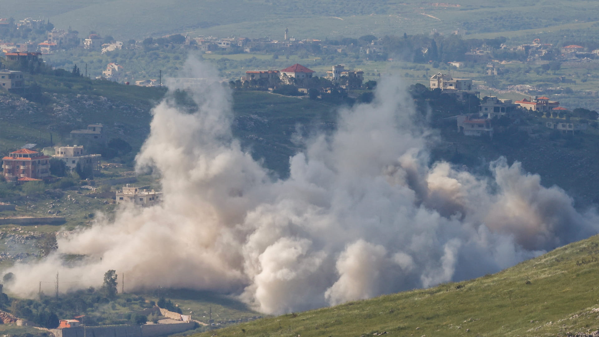At least 17 killed in Israeli airstrikes on southern Lebanon  