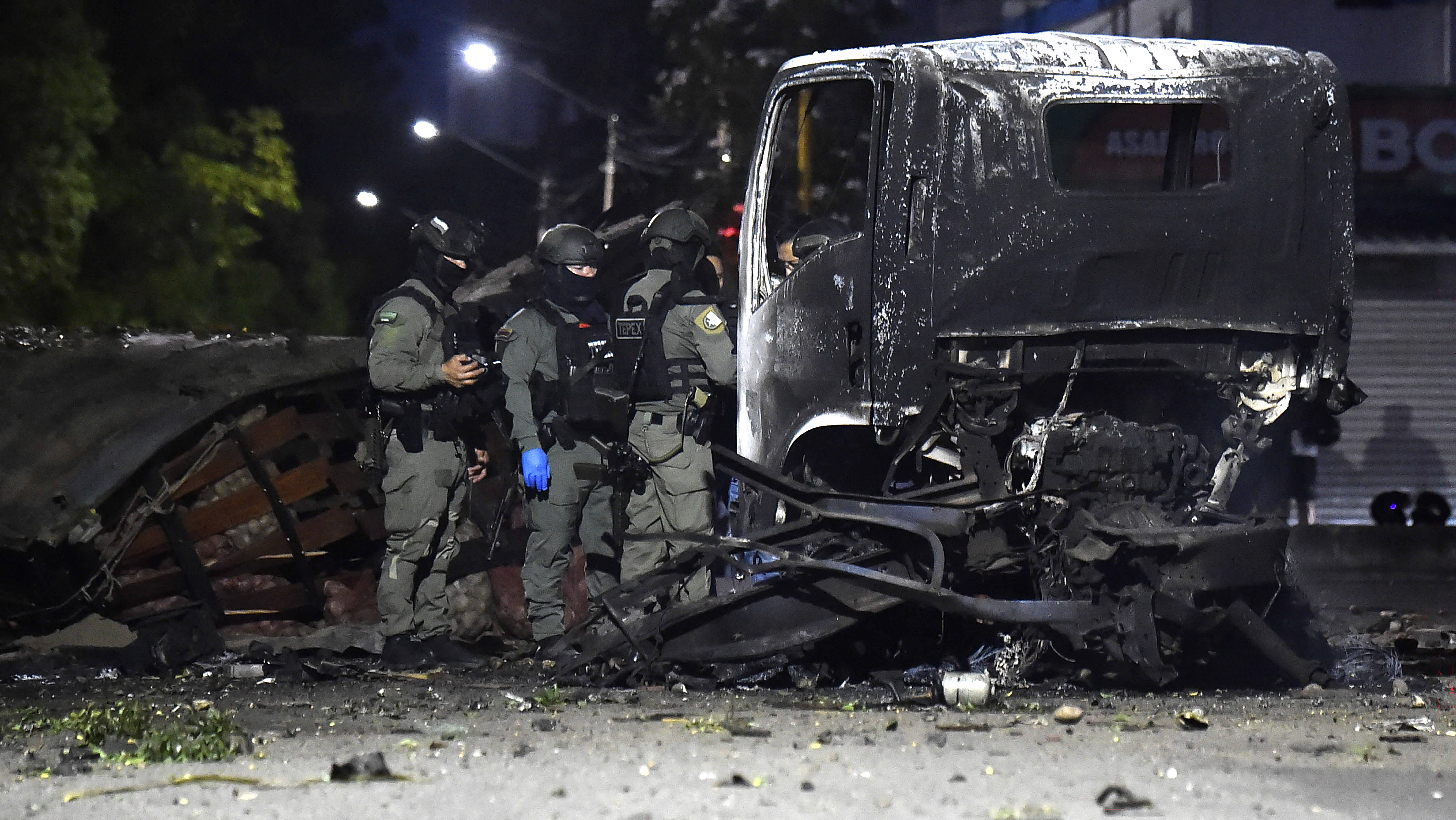 Image for the title: Colombia bombing injures 11 ahead of Presidential inauguration 