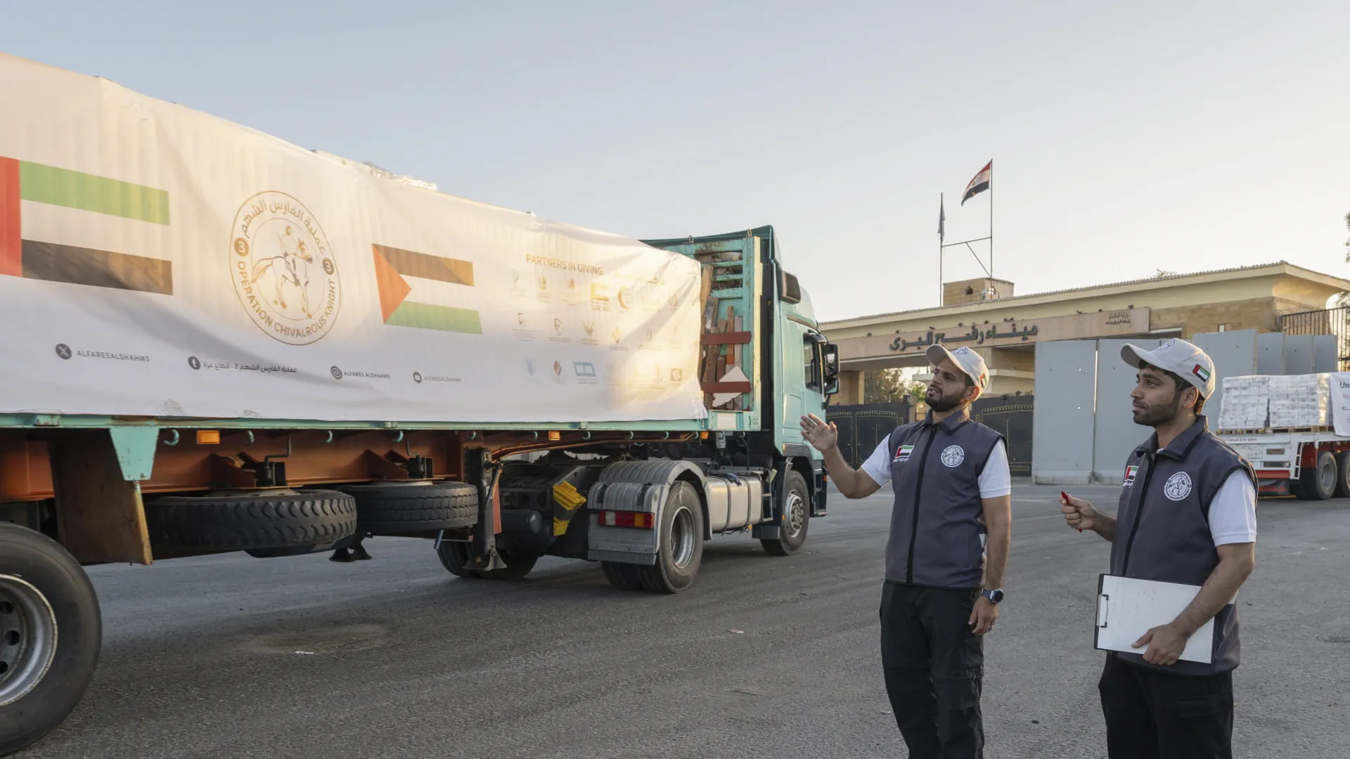 UAE sends five humanitarian aid convoys to Gaza 