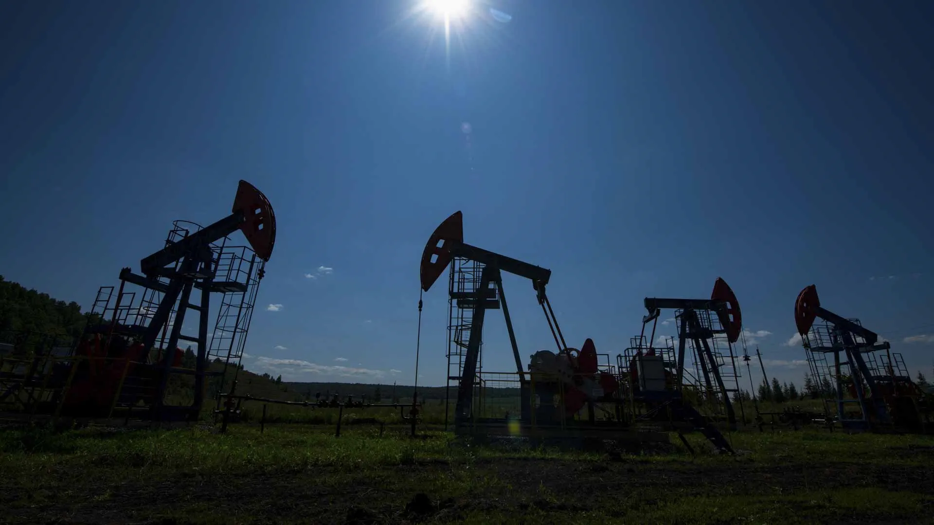 Oil prices rebound after sharp losses in previous trading session 