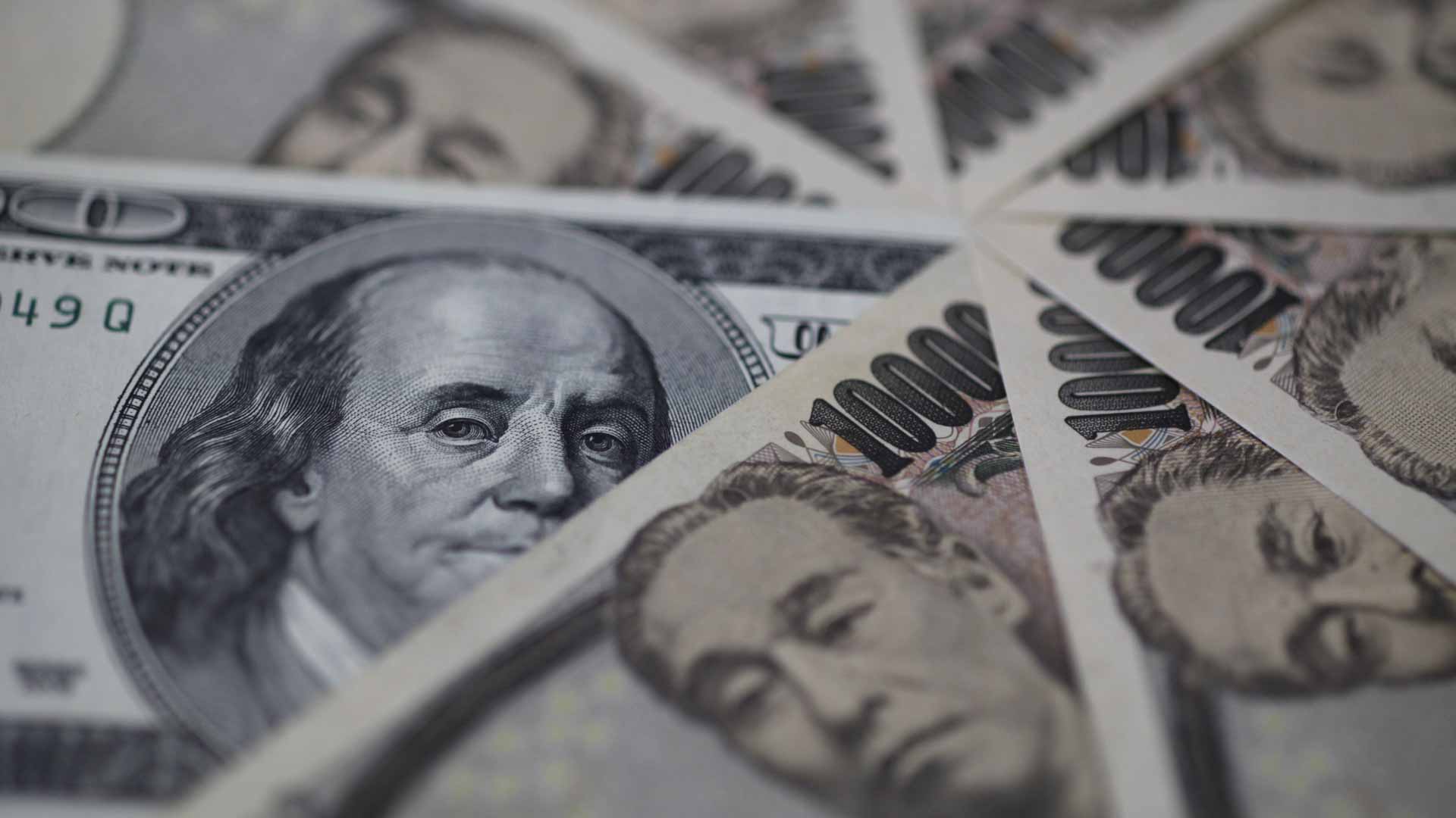 الين يستعيد توازنه والدولار قرب أدنى مستوى في 6 أسابيع 
