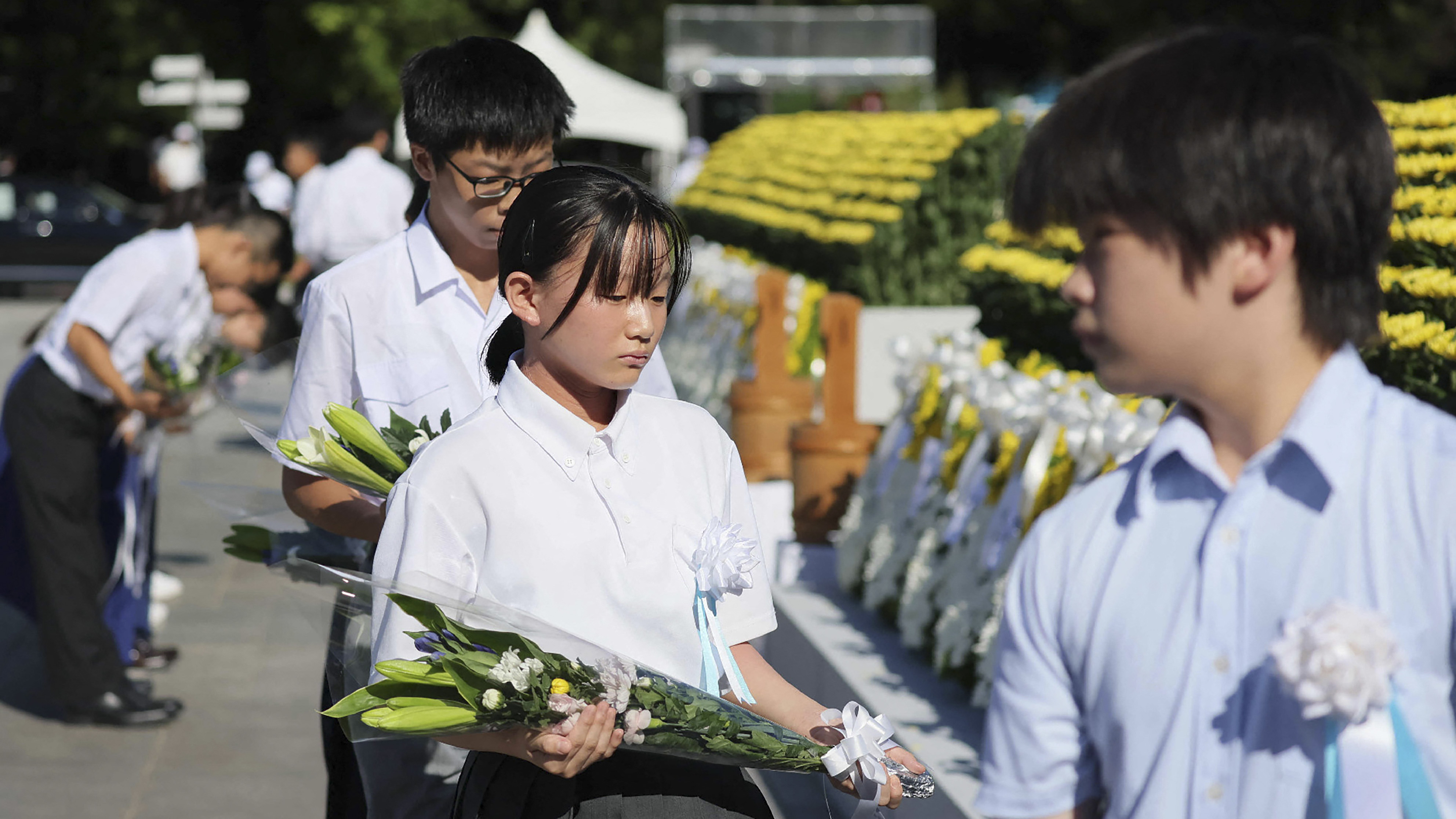 Image for the title: Hiroshima urges global nuclear disarmament on bombing anniversary 
