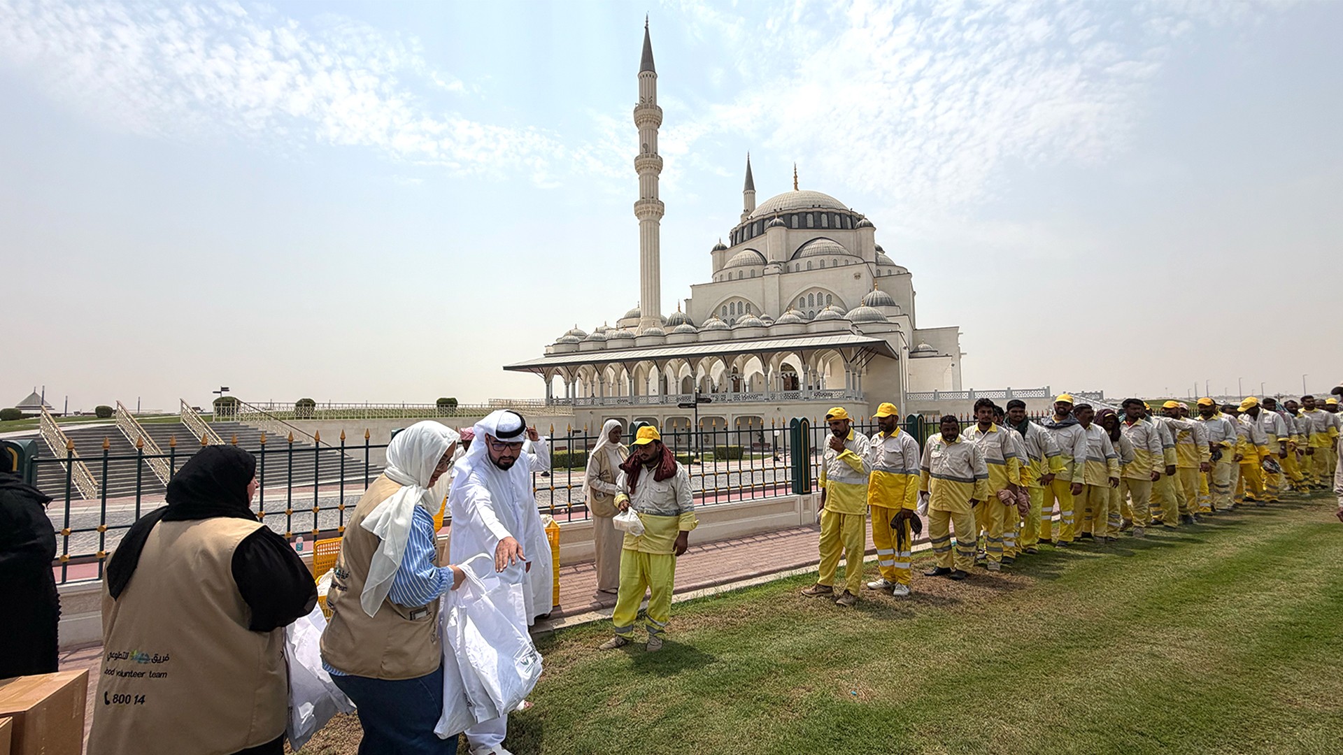 Image for the title: SCI distributes 2,600 kits to protect workers from heat 