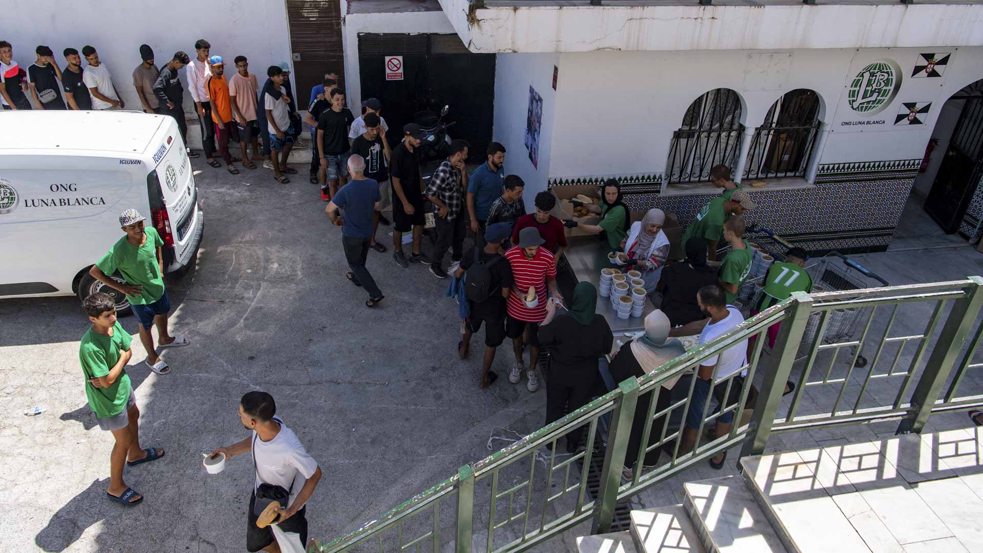 المغرب يستنفر لمواجهة محاولات عبور جماعي نحو سبتة ومليلية