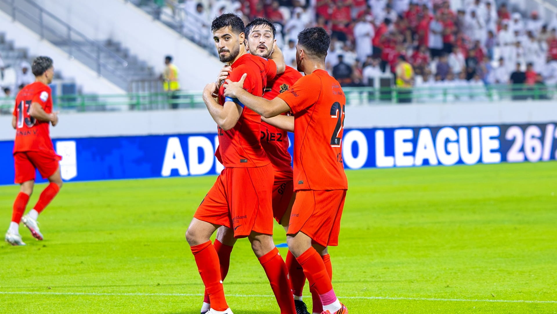 شباب الأهلي يفوز على خورفكان بخماسية في دوري أدنوك للمحترفين