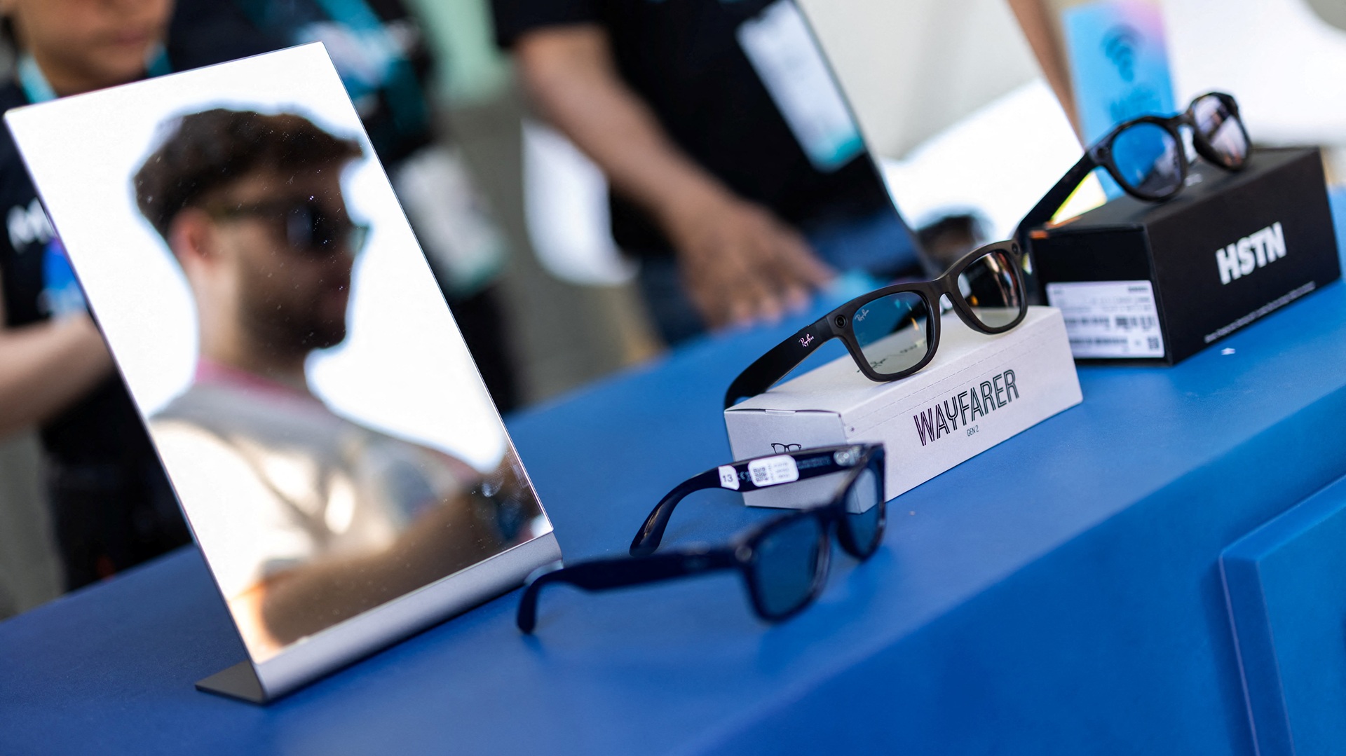 Image for the title: UK cinemas restrict smart glasses over privacy, piracy concerns 