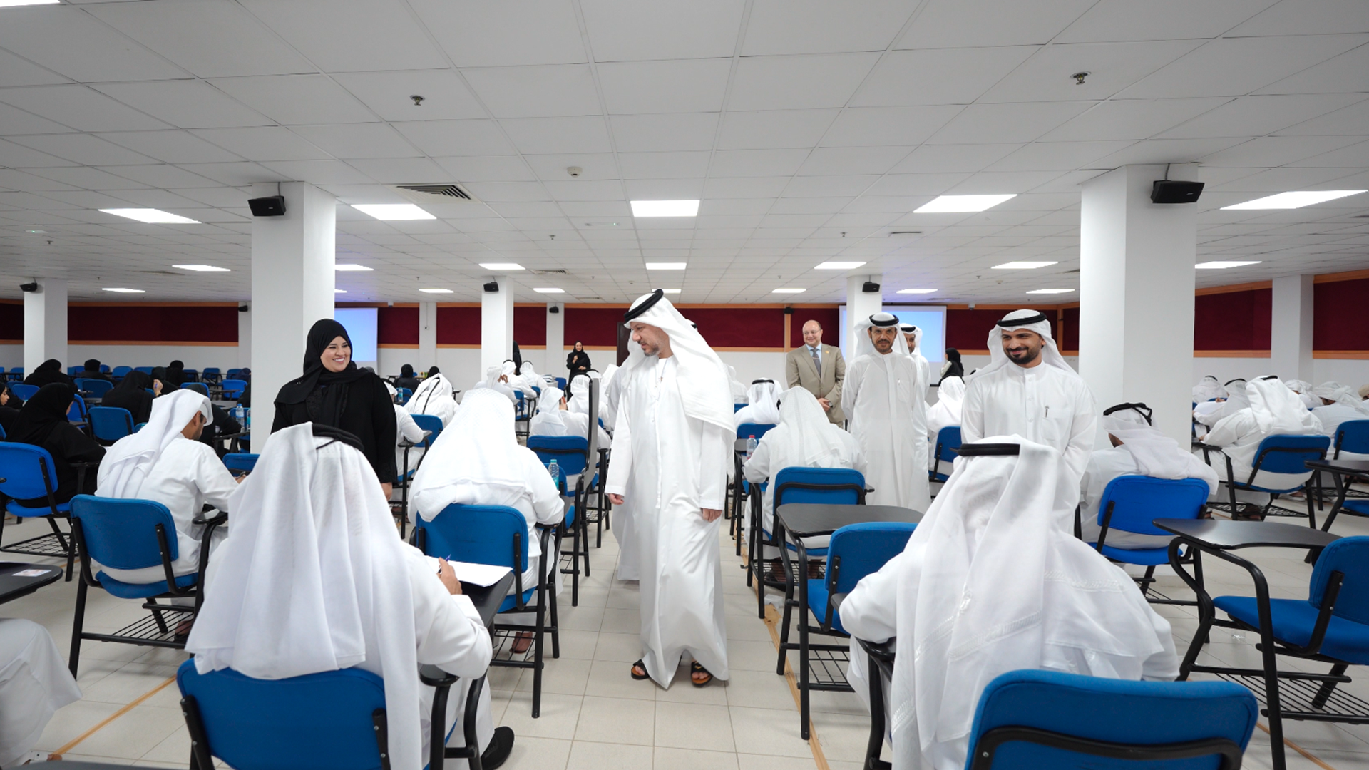 الكفاءات القانونية تخوض اختبارات شاغر "وكيل نيابة مساعد" بالشارقة