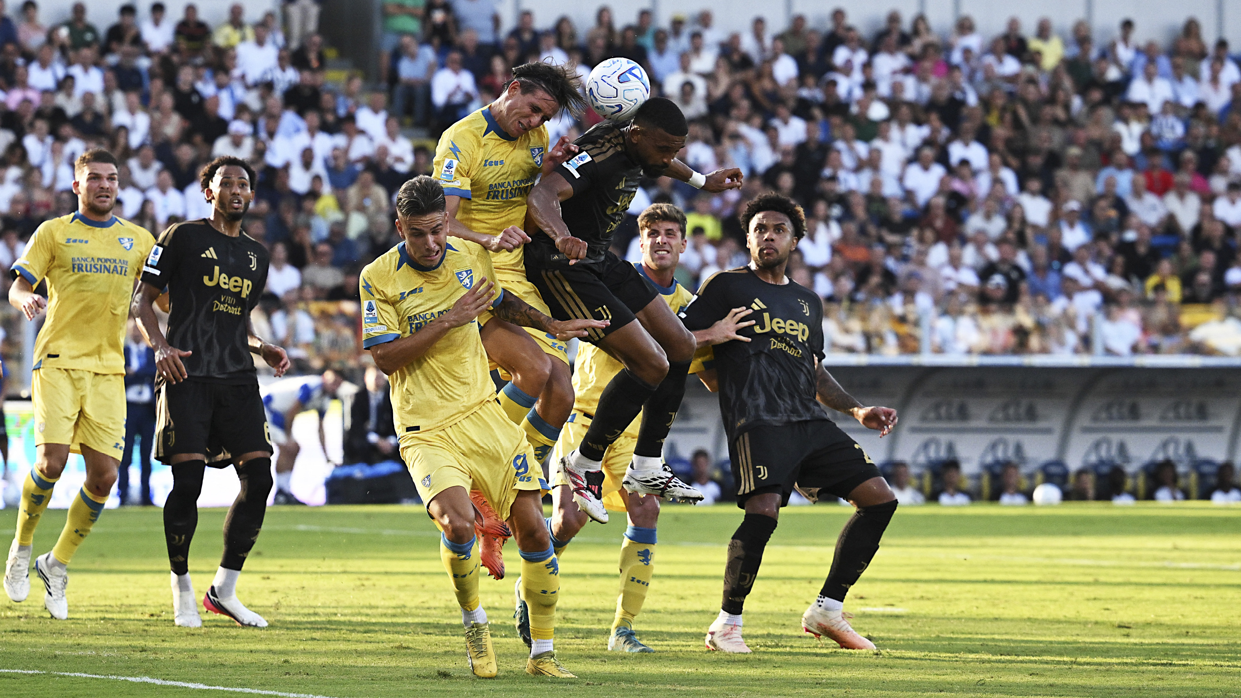 بريمر يقود يوفنتوس للفوز على فروسينوني في الدوري الإيطالي 