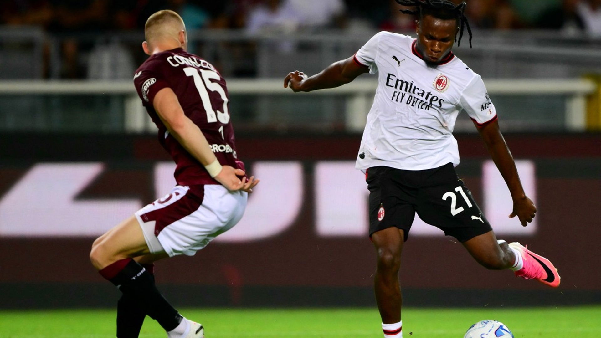 ميلان يستهل الموسم الجديد من الدوري الإيطالي بالفوز على تورينو