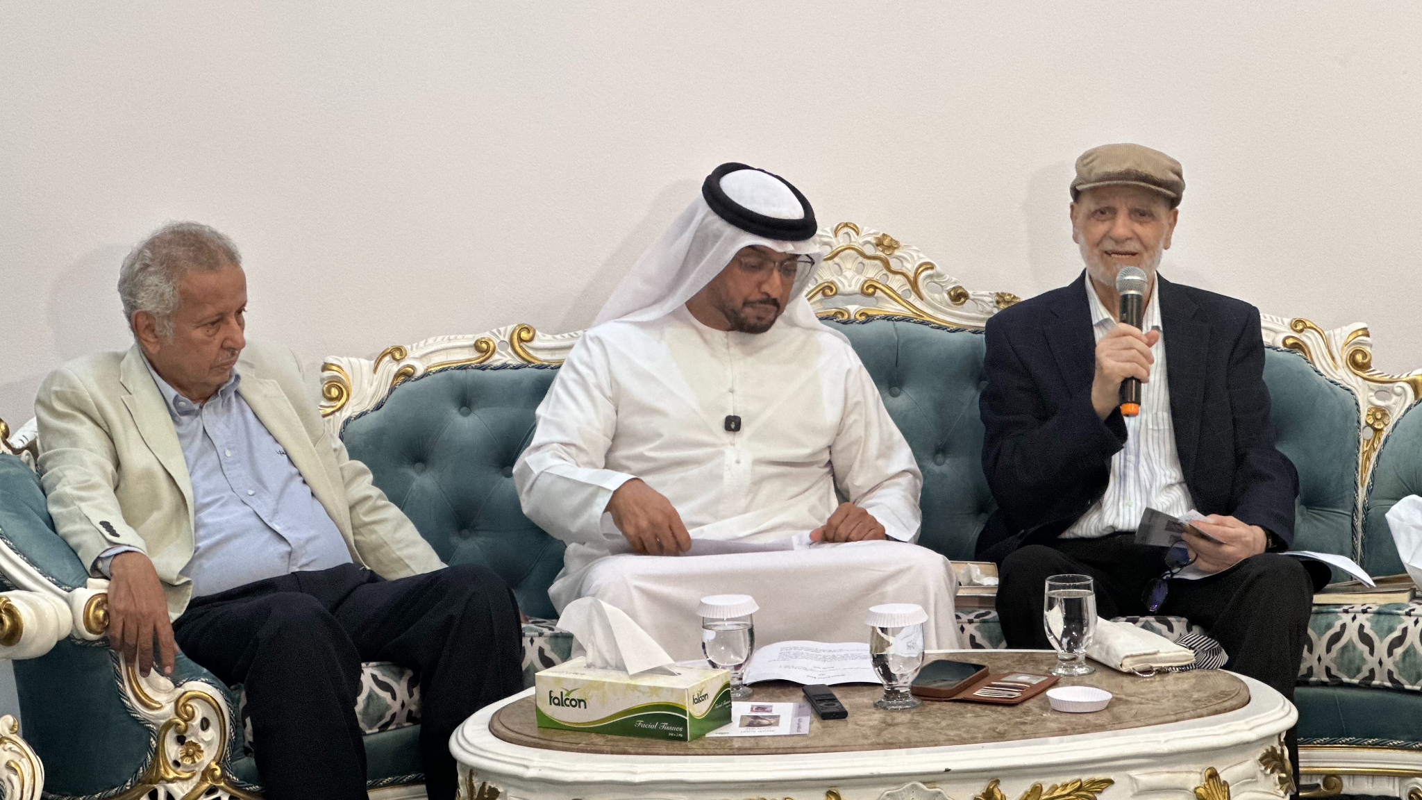 النادي الثقافي العربي يحتفي بالشاعر علي كنعان في أمسية تكريمية