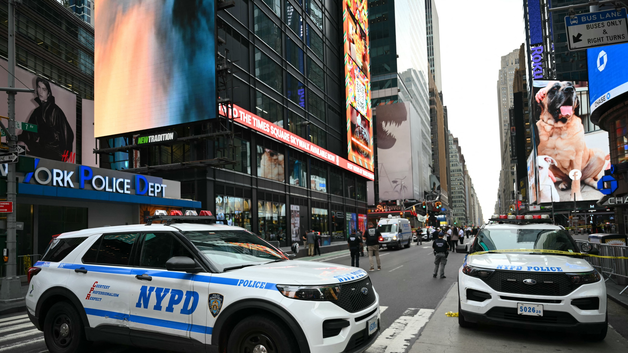 Image for the title: Times Square knife attack kills one, injures another 