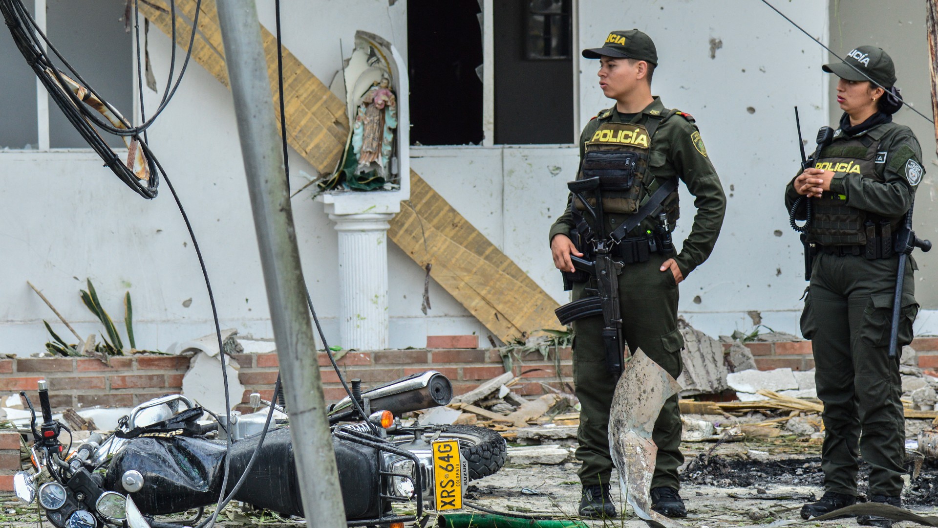 Car bombing in Colombia kills one, injures 11