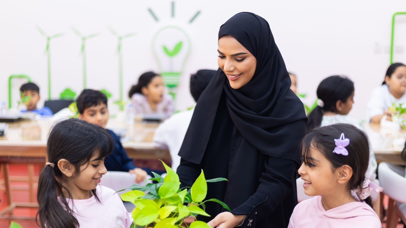 أطفال الشارقة تعزز مهارات النشء بفعاليات نوعية خلال النصف الأول