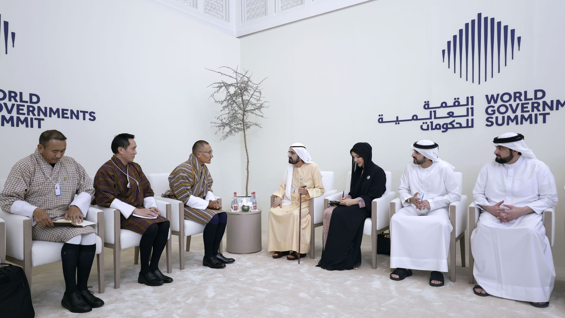 صورة بعنوان: محمد بن راشد يلتقي رئيس وزراء بوتان في "القمة العالمية للحكومات" 