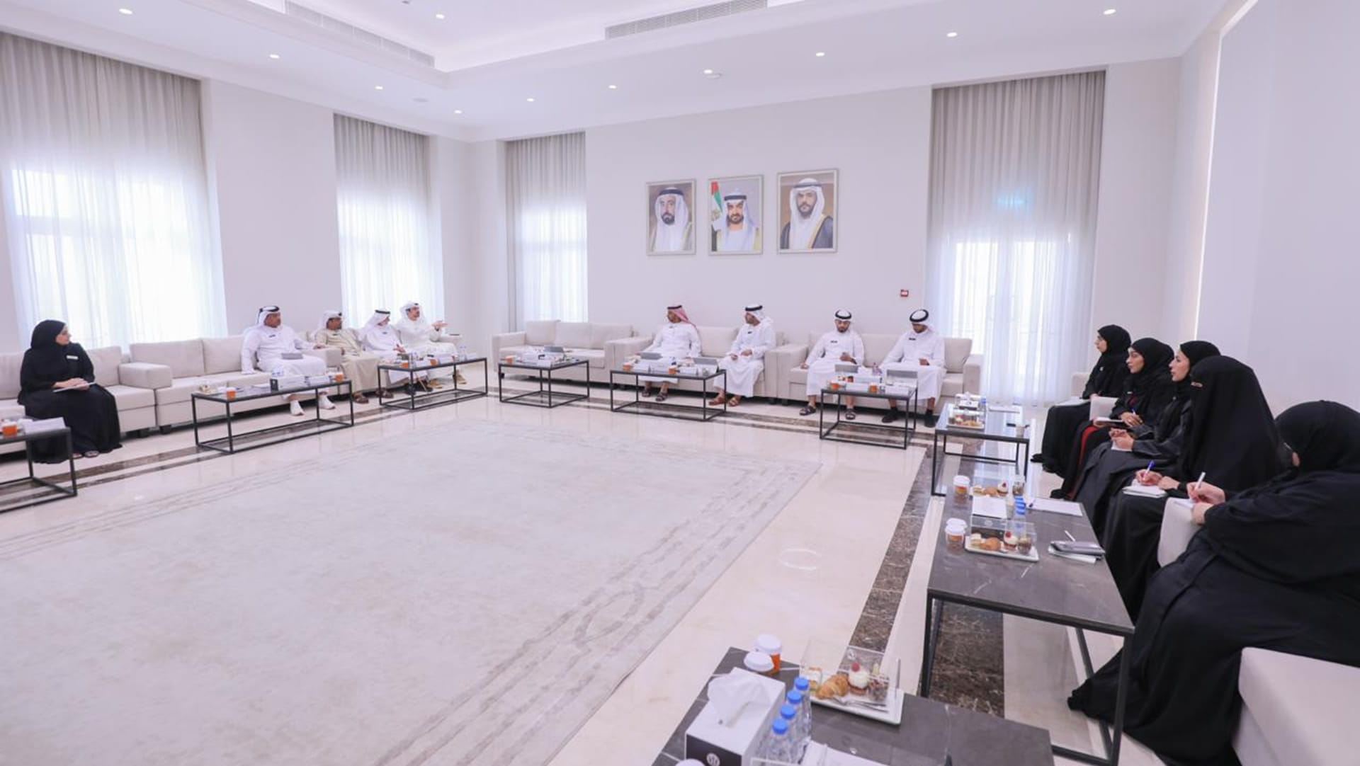 صورة بعنوان: "الضواحي" تعقد اجتماعها الدوري مع رؤساء مجالس أولياء أمور الطلبة 